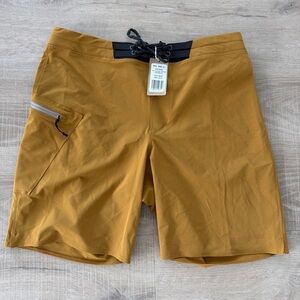NWT Patagonia men’s hydrolock board shorts Size 30 in raptor brown